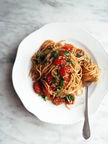 Black Pepper & Parmesan Spaghetti with Garlic Roasted Cherry Tomatoes Recipe