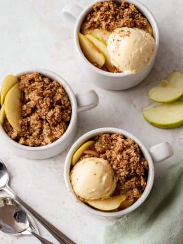 Microwave Apple Crisp in a Mug Recipe