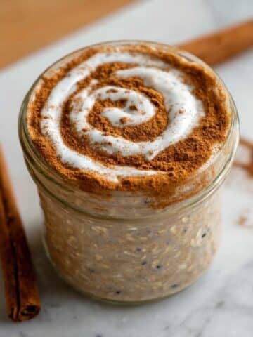 Cinnamon Roll Overnight Oats Recipe