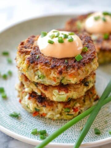 Thai Tuna Cakes with Sriracha Aioli Recipe
