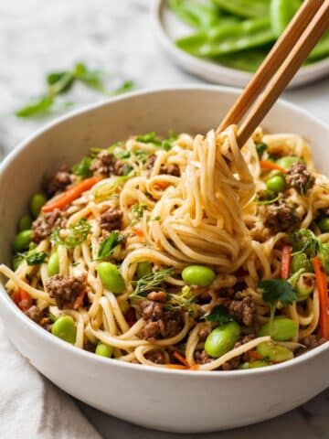 Crockpot Beef Ramen with Edamame and Fresh Vegetables Recipe