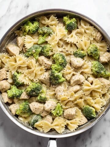 Creamy Pesto Pasta with Chicken and Broccoli Recipe