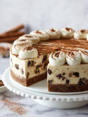Cinnamon Roll Cheesecake Recipe