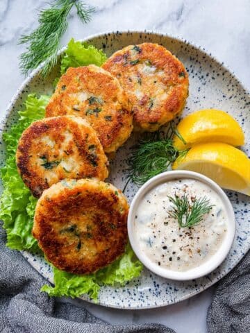 Salmon Cakes with Chive and Garlic Yogurt Sauce Recipe