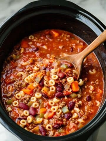 Slow Cooker Pasta e Fagioli Soup Recipe