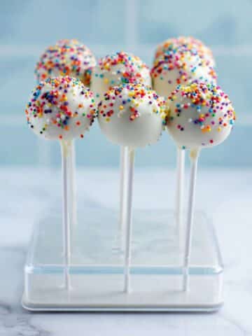 Easy No Bake Cake Pops Recipe