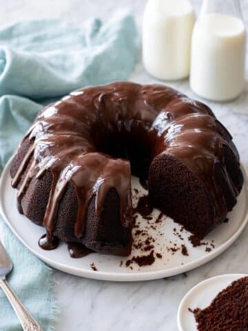 Decadent Chocolate Bundt Cake with Rich Ganache Recipe