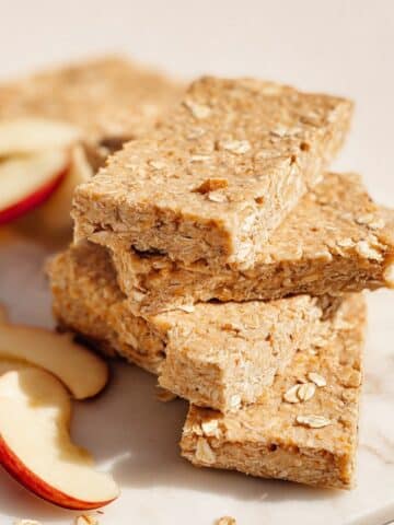 3 Ingredient Healthier Apple Oatmeal Bars Recipe
