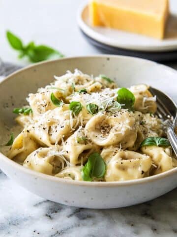 Cheese Tortellini in Garlic Butter Sauce Recipe
