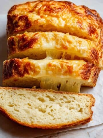 No-Knead Cheesy Bread Recipe