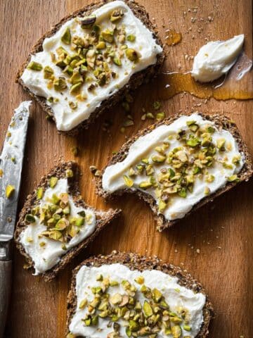 Ricotta Toasts with Pistachios and Honey Recipe