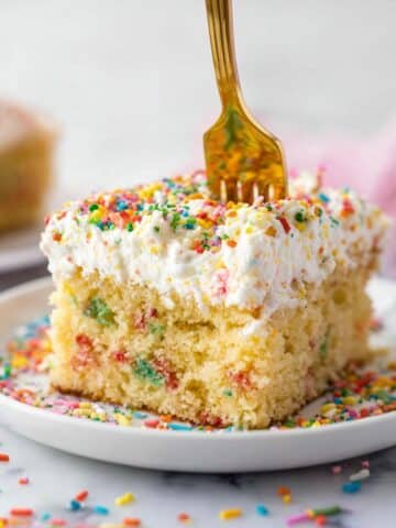 Fruity Pebble Poke Cake Recipe