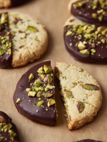 Pistachio Shortbread Cookies with Dark Chocolate Drizzle Recipe