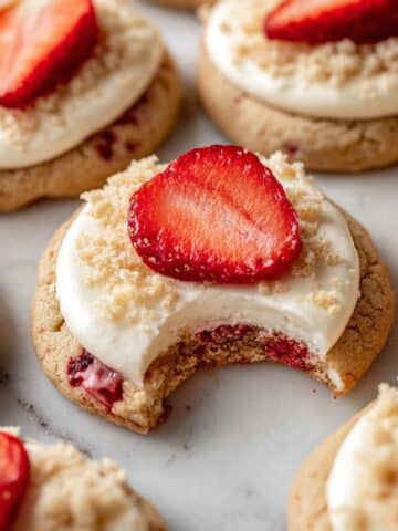 Strawberry Shortcake Cookies with Mascarpone Whipped Cream and Shortcake Crumble Recipe