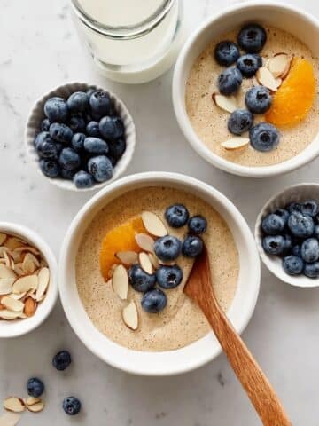 Flaxseed Porridge with Blueberries, Almonds, and Yoghurt Recipe
