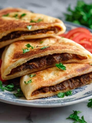 Hawawshi: Egyptian Meat-Stuffed Bread Recipe